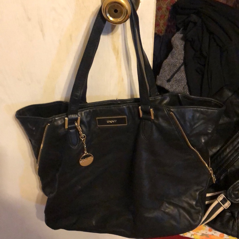 DXNY purse